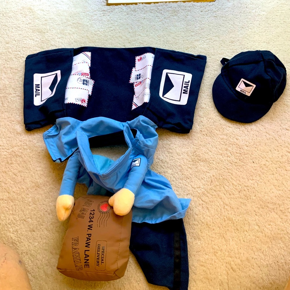 ADORABLE MAILMAN MAIL CARRIER DOG HALLOWEEN COSTUME WITH CAP SIZE LARGE